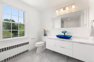 22 Ocean Dr N, Stamford, CT 06902 - Photo 18