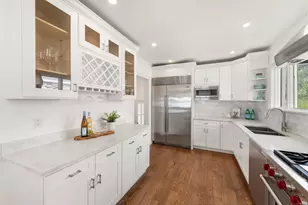 22 Ocean Dr N, Stamford, CT 06902 - Photo 12