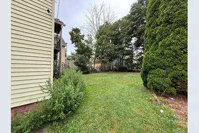 25 Clinton Avenue, Middletown, CT 06457 - Photo 8