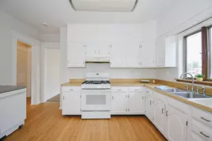 30 Helen St, Hamden, CT 06514 - Photo 18