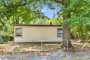 18 Hilltop Rd, New Haven, CT 06515 - Photo 10