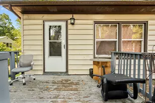 18 Hilltop Rd, New Haven, CT 06515 - Photo 2