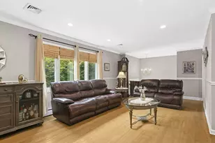 40 Winthrop Pl, Monroe, CT 06468 - Photo 10