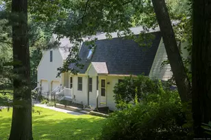 189 Crane Hollow Rd, Bethlehem, CT 06751 - Photo 2