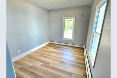 11 Dwight Court, New Britain, CT 06051 - Photo 8