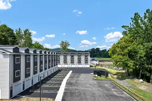 33 Main St, Meriden, CT 06451 - Photo 4