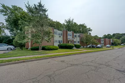 20 Thompson Road #APT 8A, Manchester, CT 06040 - Photo 2