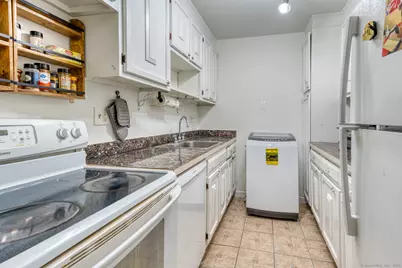 20 Thompson Road #APT 8A, Manchester, CT 06040 - Photo 10