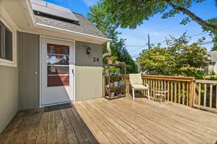 24 Pine St, Waterford, CT 06385 - Photo 6