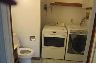 64 Deerwood Ln, Waterbury, CT 06704 - Photo 4