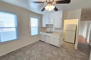 21 Oakwood St, East Hartford, CT 06108 - Photo 4