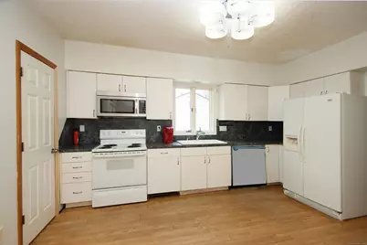 30 Pearl Street, Meriden, CT 06450 - Photo 8