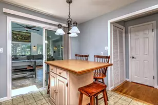 700 Royal Ln, Orange, CT 06477 - Photo 12