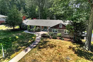 700 Royal Ln, Orange, CT 06477 - Photo 2