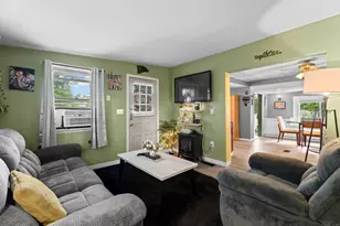 133 West Main St, Clinton, CT 06413 - Photo 1