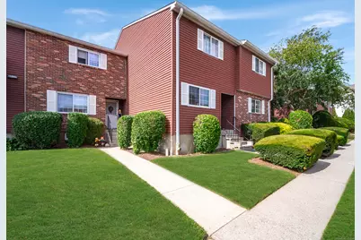 9 Patricia Road #C, Bridgeport, CT 06606 - Photo 2