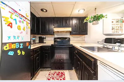 9 Patricia Road #C, Bridgeport, CT 06606 - Photo 6