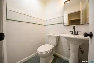 32 Towne House Rd, Hamden, CT 06514 - Photo 12