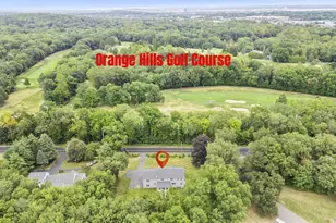 424 Racebrook Rd, Orange, CT 06477 - Photo 4