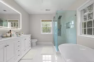 424 Racebrook Rd, Orange, CT 06477 - Photo 16