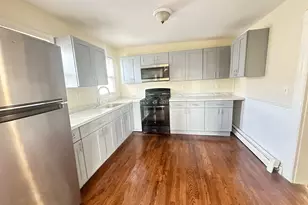 40 Vine St, Bridgeport, CT 06604 - Photo 2