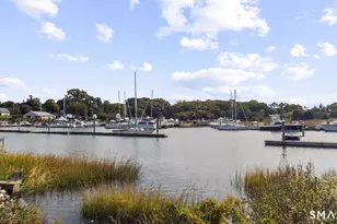 52 Maple St, Branford, CT 06405 - Photo 18