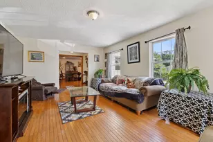 2 Sandra Dr, Bloomfield, CT 06002 - Photo 8