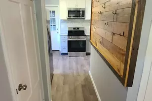 15 Stock Pl St, Manchester, CT 06042 - Photo 6