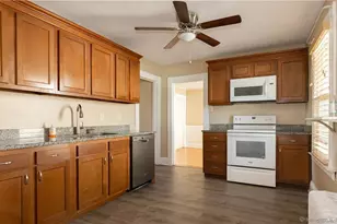 748 Trout Brook Dr, West Hartford, CT 06119 - Photo 6