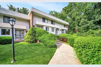 9 Bayberry Court #9, Cromwell, CT 06416 - Photo 2