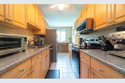 9 Bayberry Court #9, Cromwell, CT 06416 - Photo 4