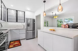 2445 Park Ave, Bridgeport, CT 06604 - Photo 10