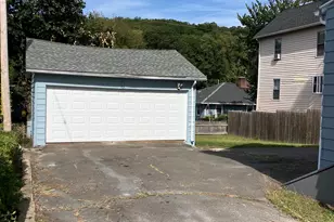 13 Tomlinson St, Ansonia, CT 06401 - Photo 4