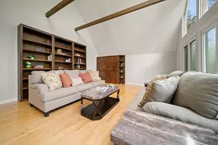 39 Pheasant Hill Dr, West Hartford, CT 06107 - Photo 2