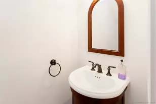 1157 Hope St, Stamford, CT 06907 - Photo 10