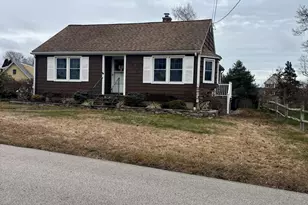 28 Bayberry Ln, Groton, CT 06340 - Photo 2