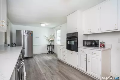 25 Greensview Drive, West Hartford, CT 06107 - Photo 8