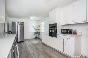 25 Greensview Dr, West Hartford, CT 06107 - Photo 8