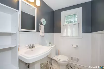 25 Greensview Drive, West Hartford, CT 06107 - Photo 12
