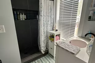 51 Pearl St, Guilford, CT 06437 - Photo 4