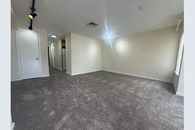 105 Tremont Avenue #APT E, Bridgeport, CT 06606 - Photo 4