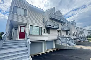 105 Tremont Ave, Bridgeport, CT 06606 - Photo 2