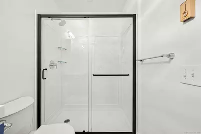 697 Cove Road #APT 2A, Stamford, CT 06902 - Photo 8