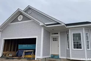 137 Webster Ln, Middletown, CT 06457 - Photo 1