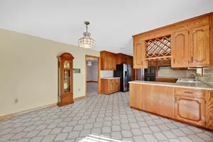 208 Highmeadow Ln, Middletown, CT 06457 - Photo 10