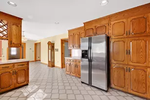 208 Highmeadow Ln, Middletown, CT 06457 - Photo 12