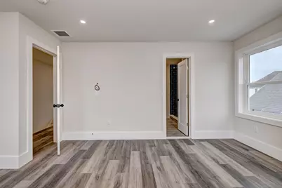 17 Chetwood Street, Milford, CT 06460 - Photo 12