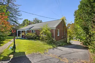 11 Fairwood Farms Dr, West Hartford, CT 06107 - Photo 2