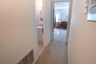 204 Towne House Rd, Hamden, CT 06514 - Photo 8