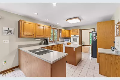 15 Marc Road, Danbury, CT 06810 - Photo 10